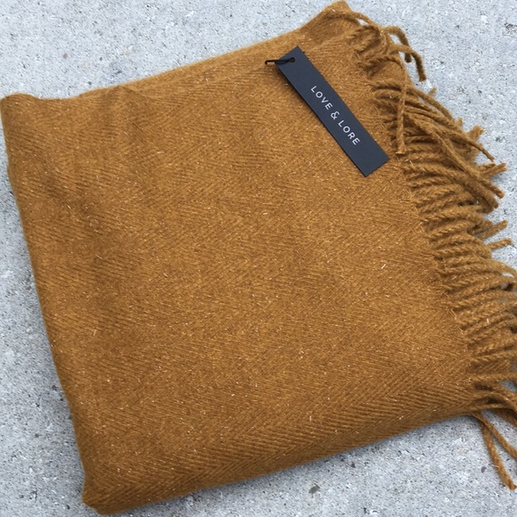 Love & Lore scarf - Picture 1 of 2